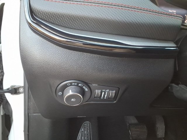 Used 2025 Jeep Compass Trailhawk AWD/4WD image 25