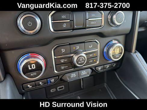 Used 2024 GMC Yukon AT4 w/ Technology Package AWD/4WD image 20