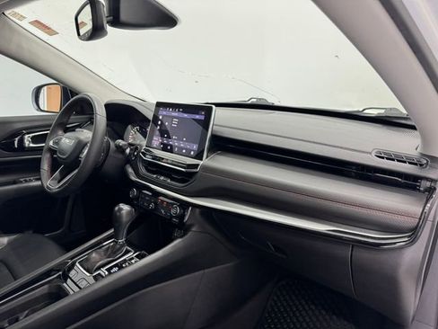 Used 2022 Jeep Compass Trailhawk AWD/4WD image 30