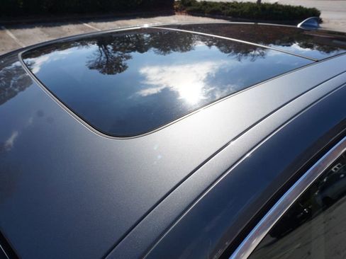 Used 2017 BMW 740i image 12