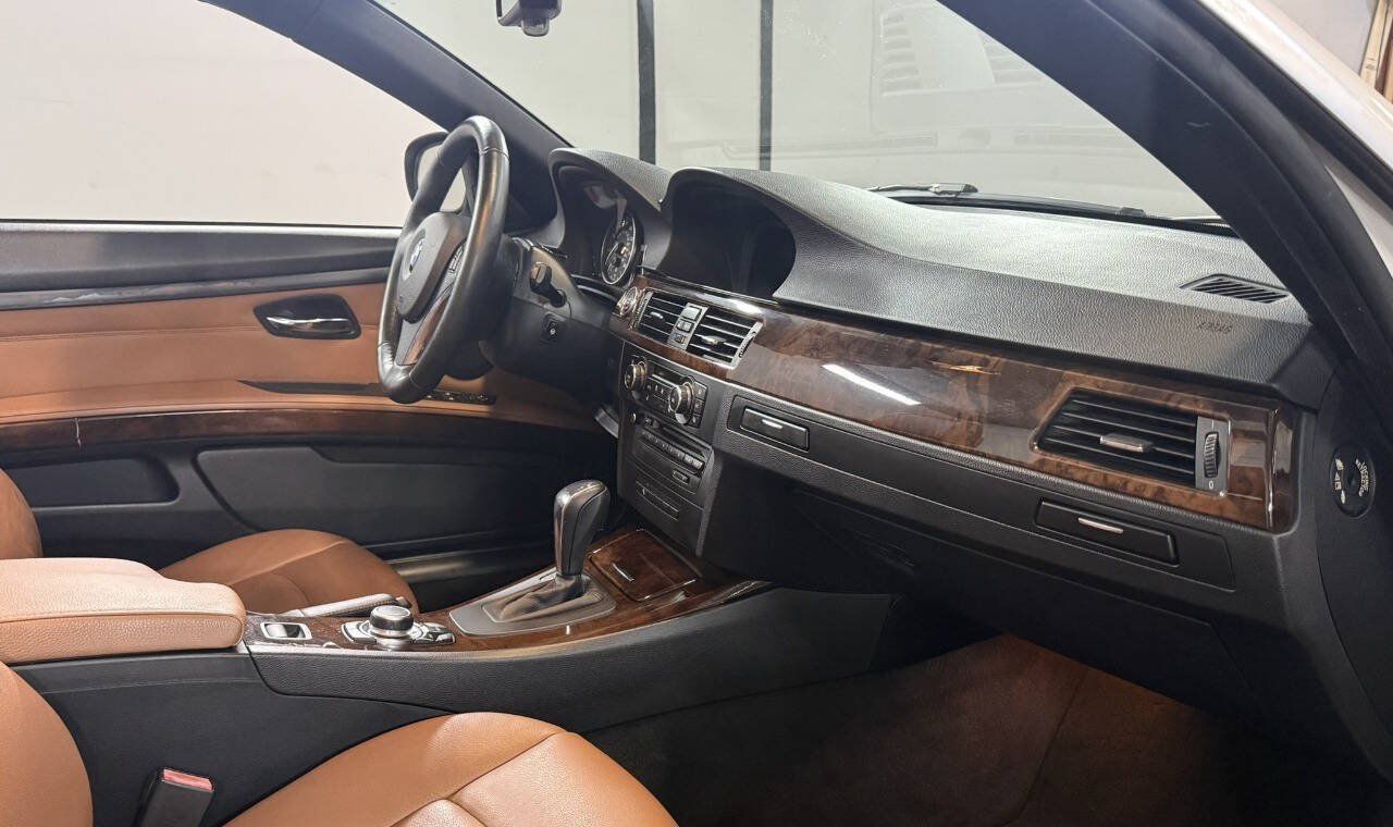 Used 2013 BMW 328i Convertible RWD image 11