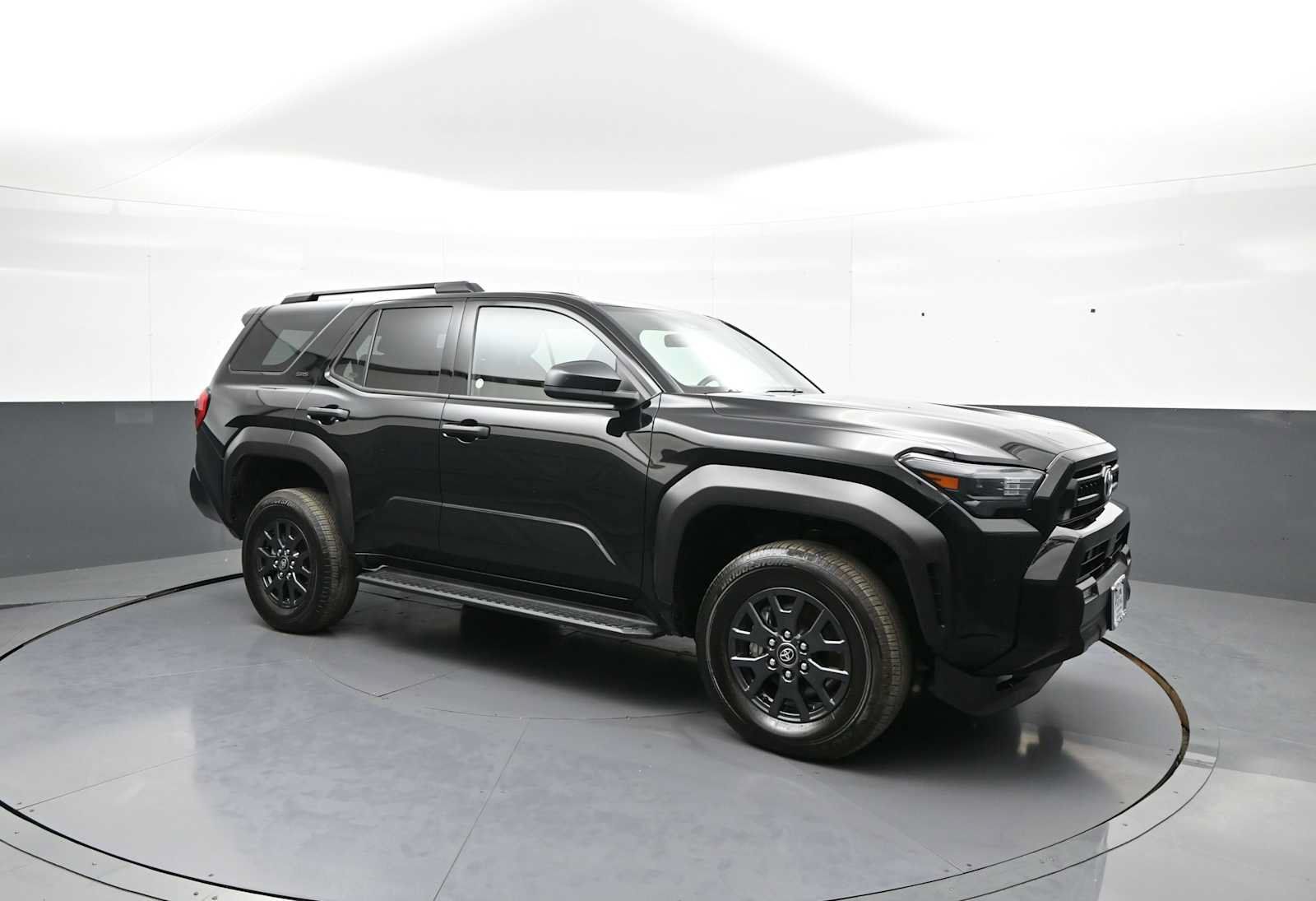 Used 2025 Toyota 4Runner SR5 AWD/4WD image 4