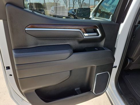 Certified 2026 GMC Sierra 1500 SLT image 15