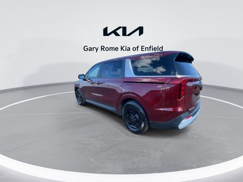 Used 2025 Kia Carnival FWD image 6