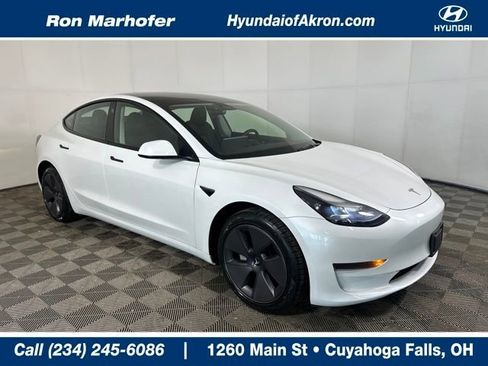 Used 2023 Tesla Model 3 Standard Range image 1