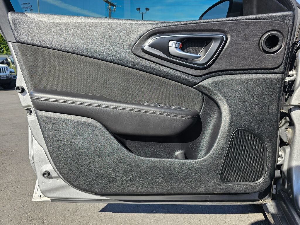 Used 2016 Chrysler 200 LX FWD image 21