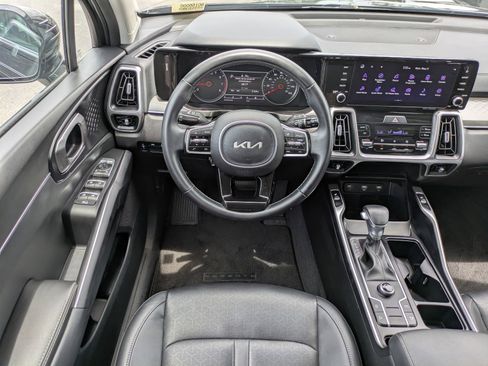 Certified 2022 Kia Sorento S FWD image 13