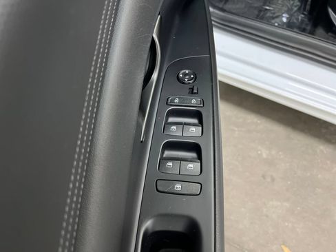 Used 2025 Hyundai Elantra Sport FWD image 13
