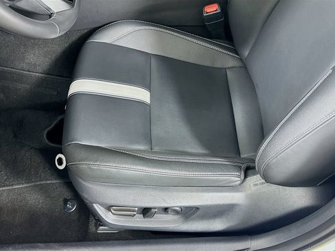 Used 2025 Toyota Camry SE w/ Convenience Package FWD image 20