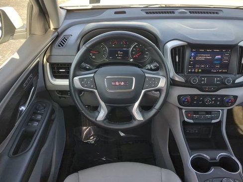 Used 2024 GMC Terrain SLT image 16