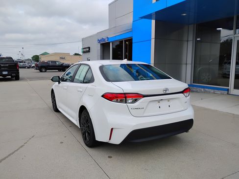 Used 2024 Toyota Corolla LE FWD image 10