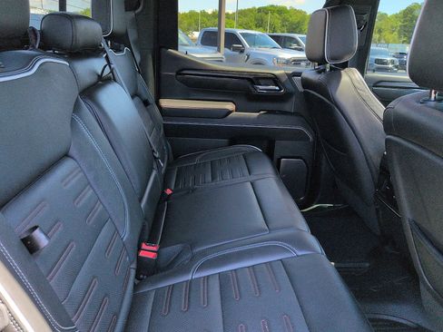 Used 2023 GMC Sierra 1500 AT4X AWD/4WD image 11