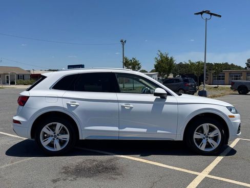 Used 2018 Audi Q5 2.0T Premium Plus w/ Premium Plus Package AWD/4WD image 2