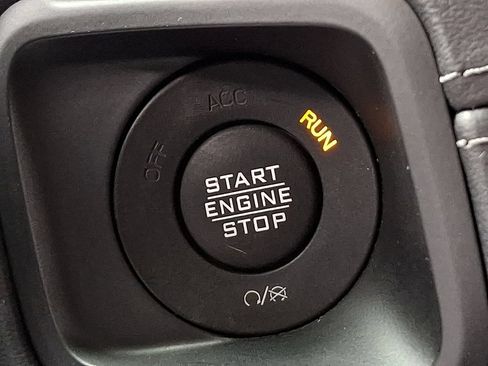 Used 2024 Jeep Wrangler Unlimited Sahara AWD/4WD image 21