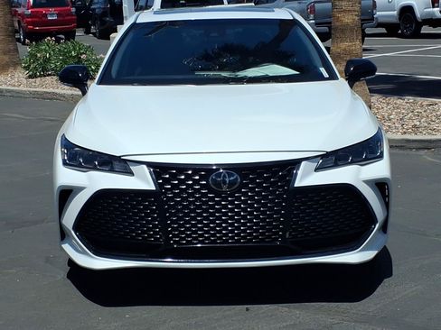 Used 2021 Toyota Avalon XSE w/ Carpet Mat Package (TMS) FWD image 2