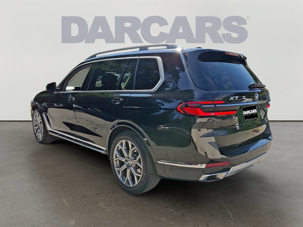 Used 2025 BMW X7 xDrive40i w/ Premium Package AWD/4WD image 4