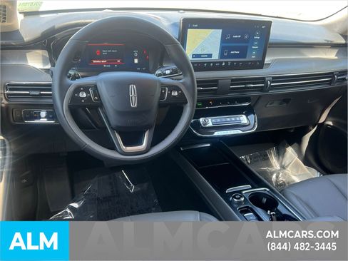Used 2025 Lincoln Corsair AWD w/ Equipment Group 101A image 27