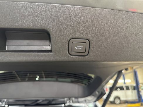 New 2026 Chevrolet Traverse RS w/ LPO, Floor Liner Package image 16