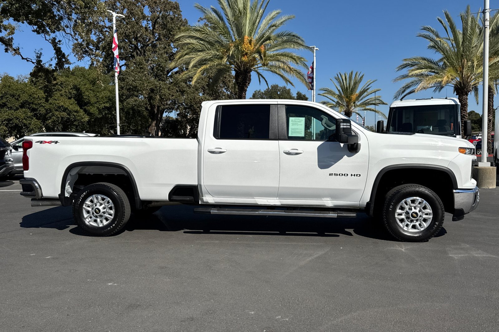 Used 2025 Chevrolet Silverado 2500 LT w/ Convenience Package AWD/4WD image 2