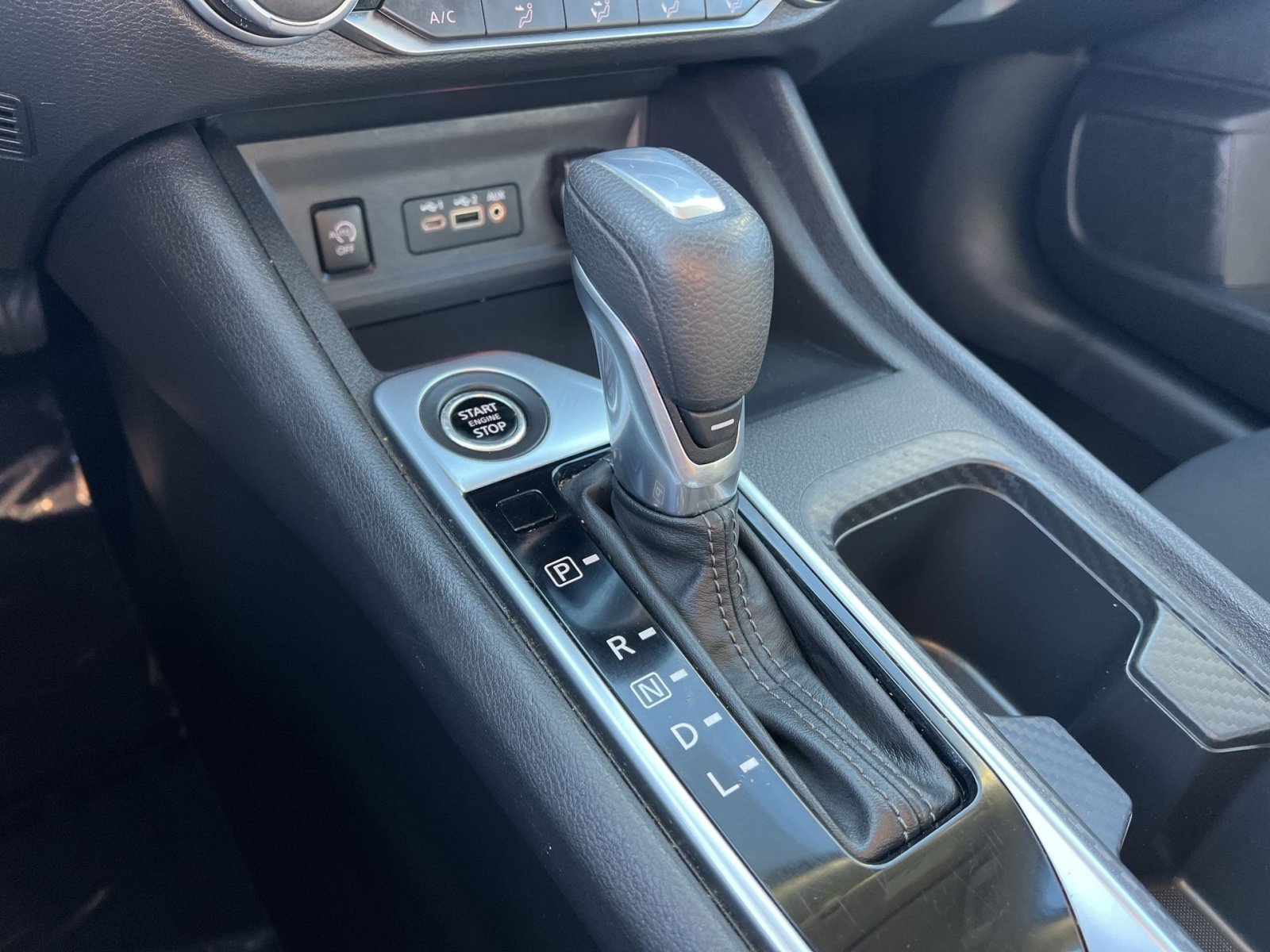 Used 2024 Nissan Sentra SV FWD image 21