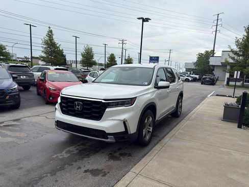 Used 2023 Honda Pilot EX-L image 7