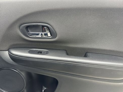 Used 2020 Honda HR-V LX image 31