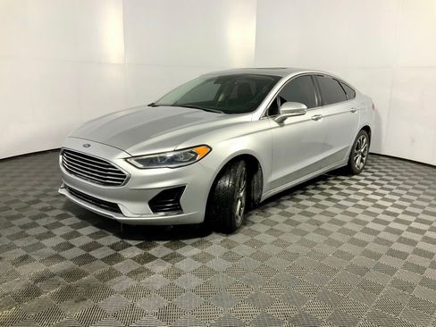 Used 2019 Ford Fusion SEL FWD image 2