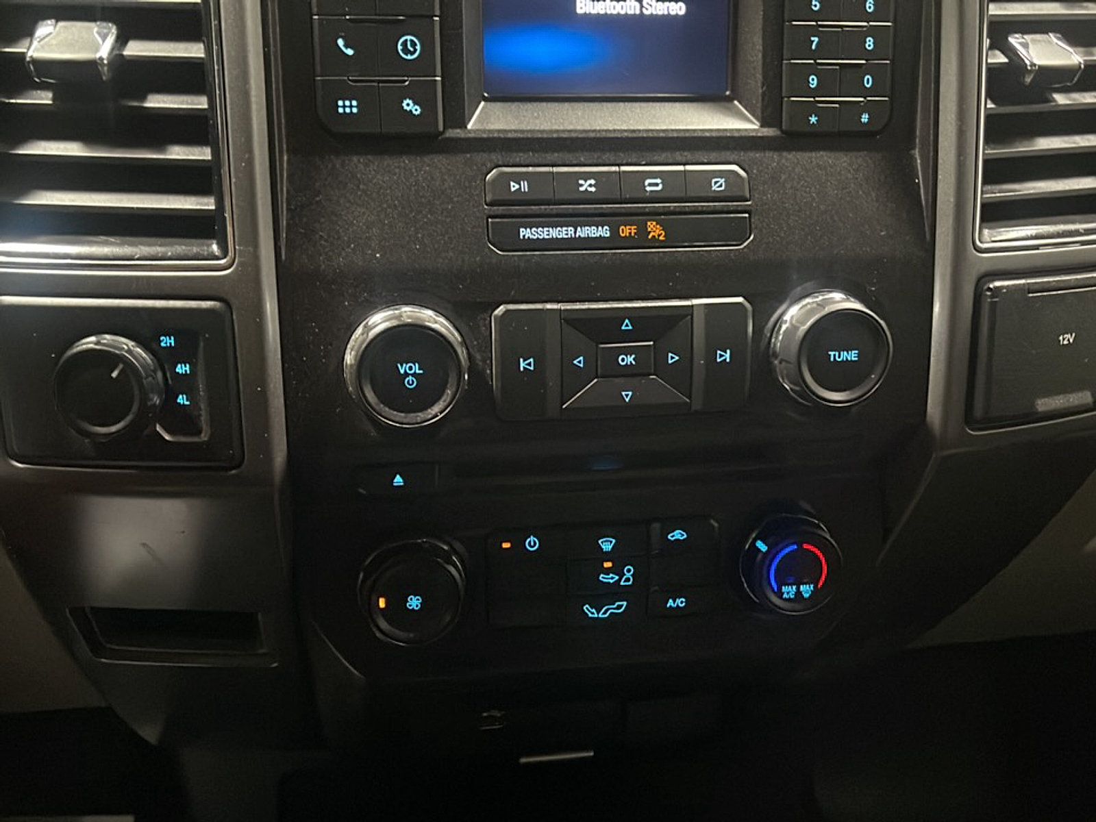 Used 2018 Ford F150 XLT AWD/4WD image 10