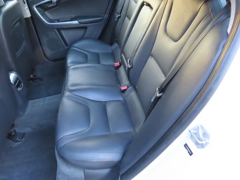 Used 2017 Volvo S60 T5 Inscription Platinum w/ Climate Package image 12