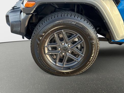 Used 2024 Jeep Wrangler Sport S image 12