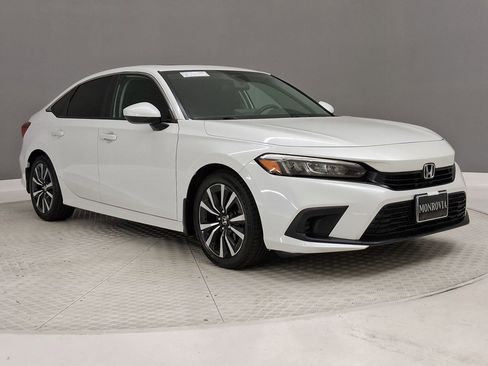 Used 2022 Honda Civic EX image 5