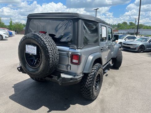 Used 2018 Jeep Wrangler Unlimited Sport S AWD/4WD image 7