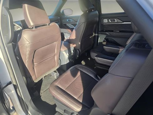 Used 2025 Ford Explorer Platinum w/ LUX Leather Package image 15