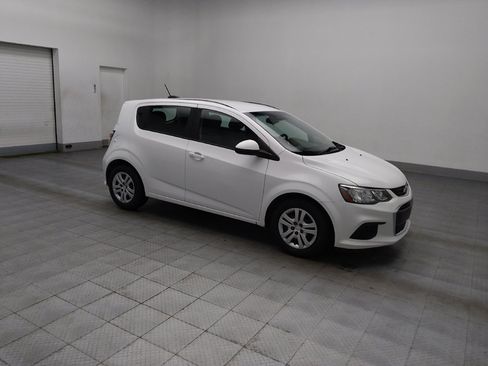 Used 2020 Chevrolet Sonic LT image 11