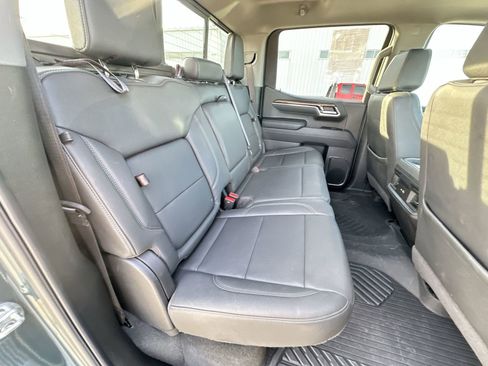 Used 2025 Chevrolet Silverado 1500 LT Trail Boss w/ Convenience Package II AWD/4WD image 28