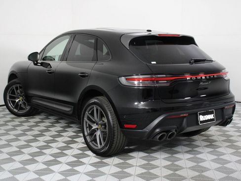 Certified 2025 Porsche Macan Turbo image 3