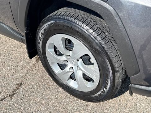 Used 2021 Toyota RAV4 LE w/ Carpet Mat Package (TMS) AWD/4WD image 43