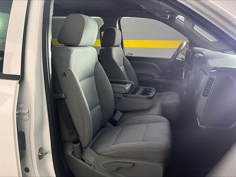 Used 2018 Chevrolet Silverado 1500 Custom w/ Custom Value Package RWD image 9