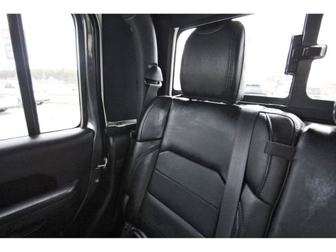 Used 2022 Jeep Gladiator Sport image 14