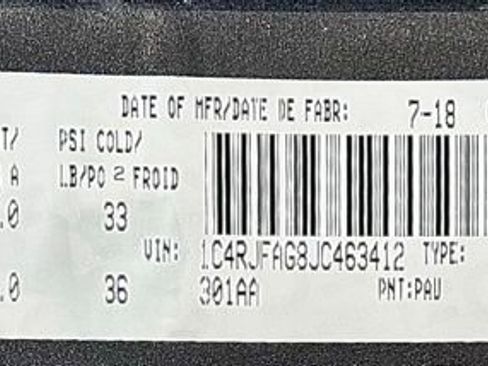 Used 2018 Jeep Grand Cherokee Laredo AWD/4WD image 25