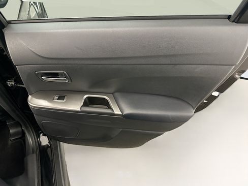 Used 2025 Mitsubishi Outlander Sport SE image 30