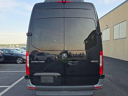 Used 2023 Mercedes-Benz Sprinter 2500 image 4