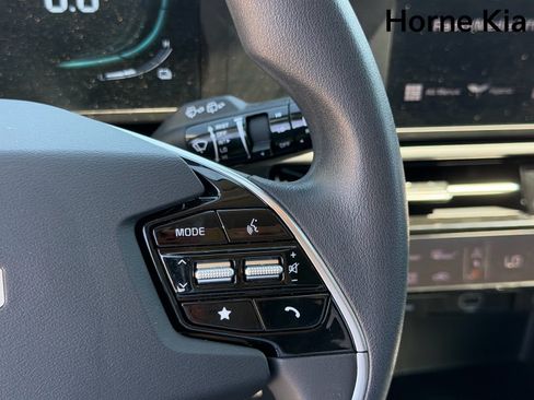 New 2026 Kia Niro LX FWD image 13