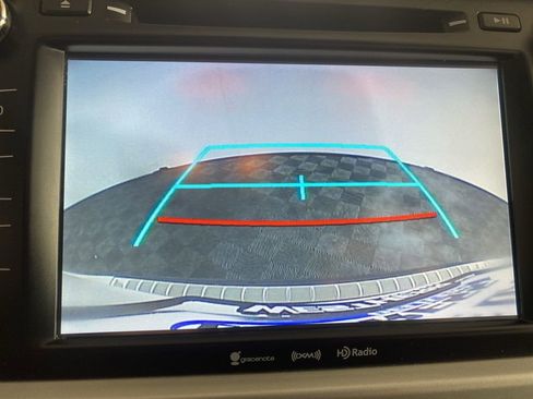 Used 2018 Toyota Highlander SE image 15