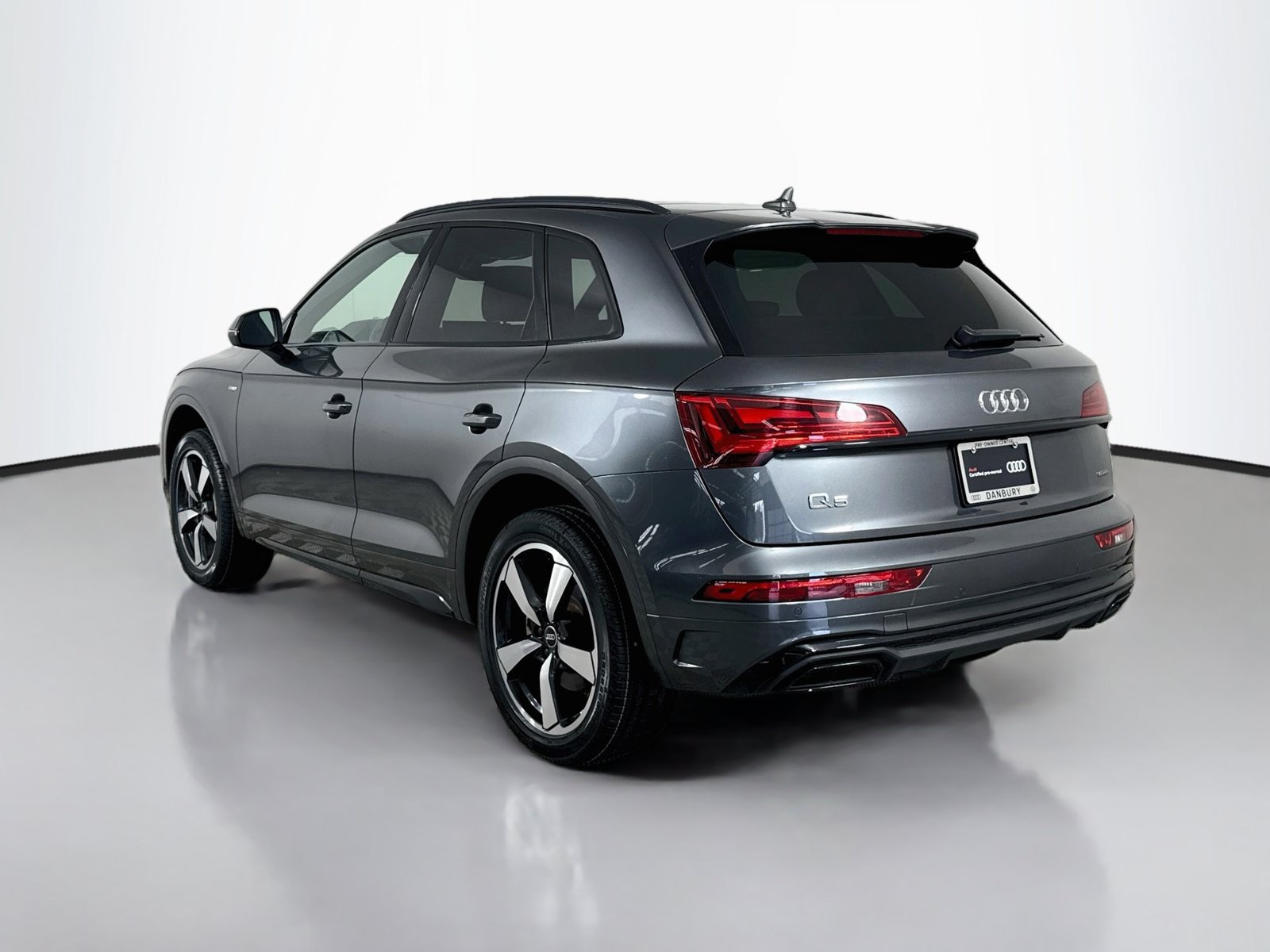 Certified 2023 Audi Q5 2.0T Premium Plus AWD/4WD image 3