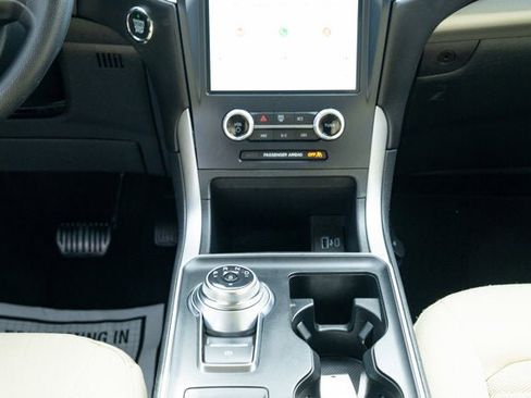 Used 2022 Ford Edge SE image 32