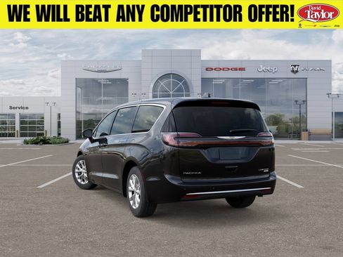 New 2026 Chrysler Pacifica Limited AWD/4WD image 3