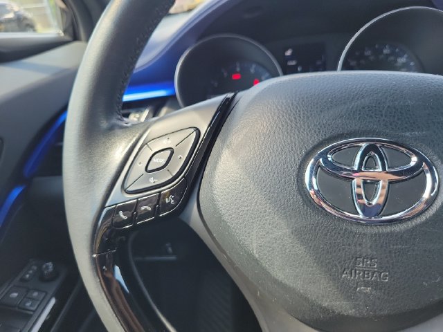 Used 2021 Toyota C-HR XLE FWD image 19