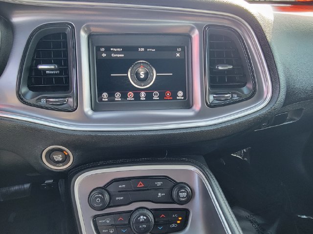 Used 2019 Dodge Challenger SXT RWD image 6
