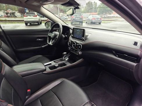 Used 2022 Nissan Sentra SR w/ SR Premium Package FWD image 24
